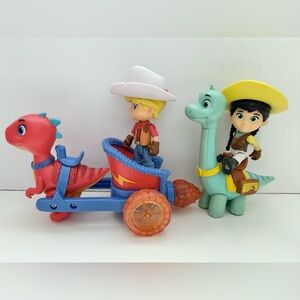 Dino Ranch Feature  - Blitz and Chariot Vehicle & Min and Clover.